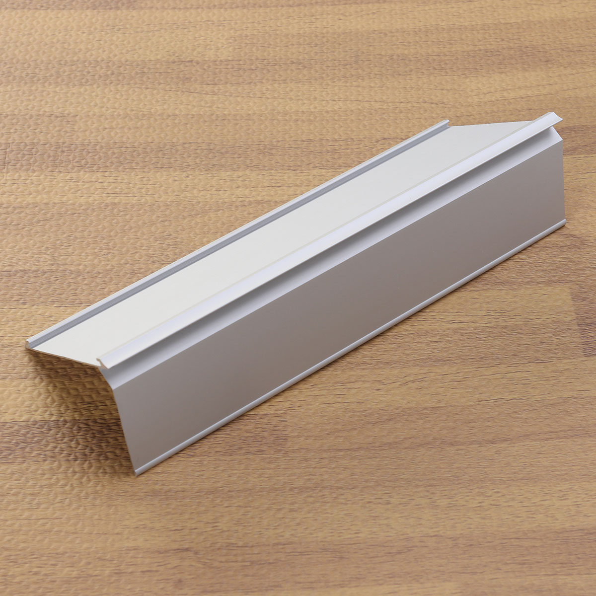 Premium L-Shaped Aluminum Busi - đánh giá và giá Desk Name Plate